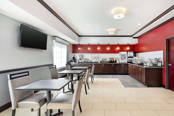 Free breakfast - Best Western Carthage Inn & Suites (Carthage)