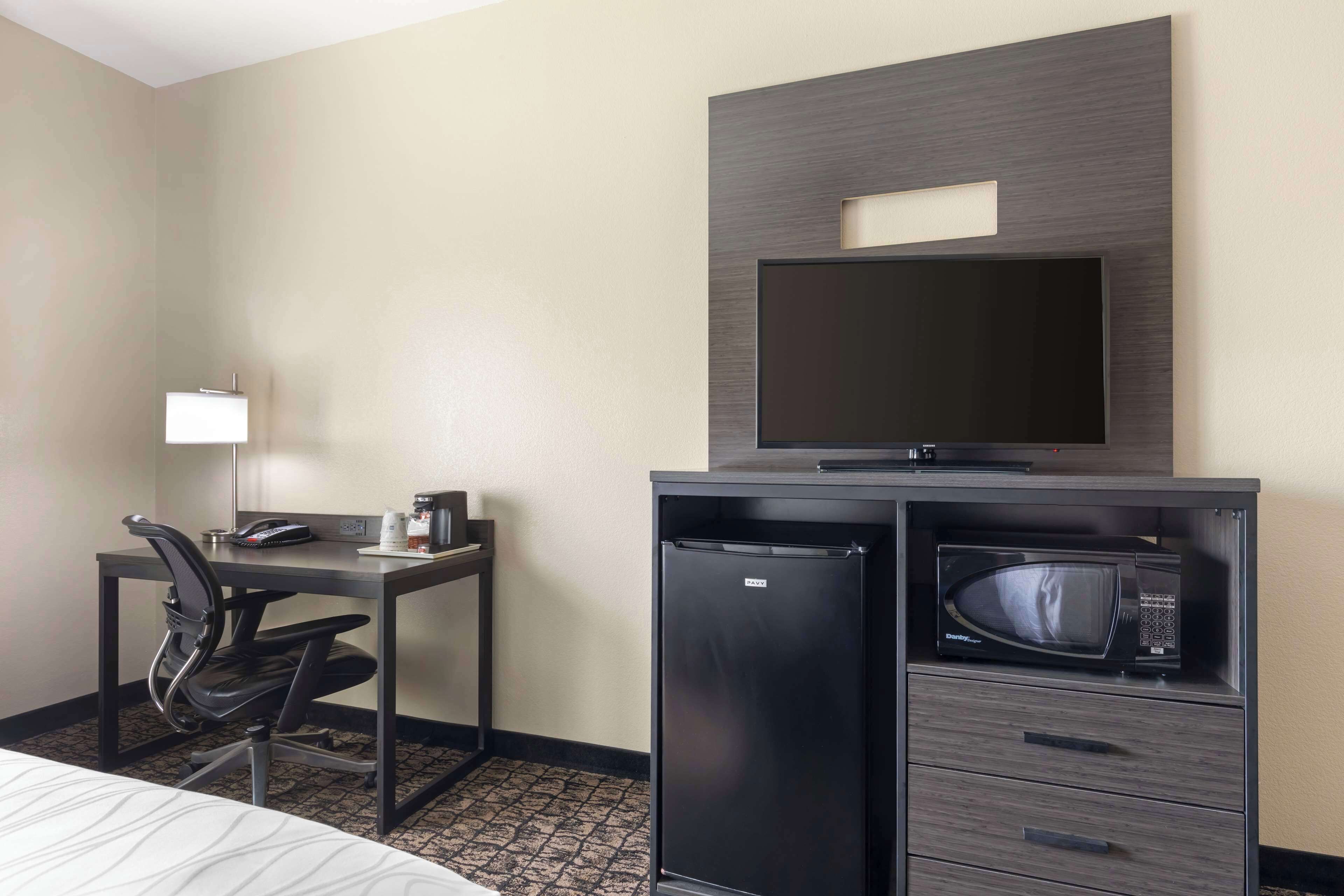 pillow-top beds, desk, iron/ironing board, free wifi