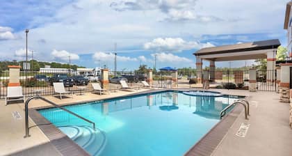 Best Western Carthage Inn & Suites