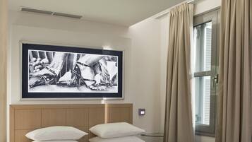 Double Room | Premium bedding, desk, laptop workspace, soundproofing