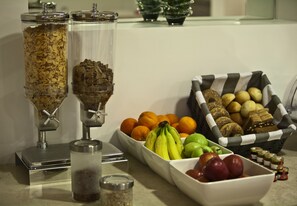 Daily buffet breakfast (EUR 15 per person) - Chic Hotel (Athens)