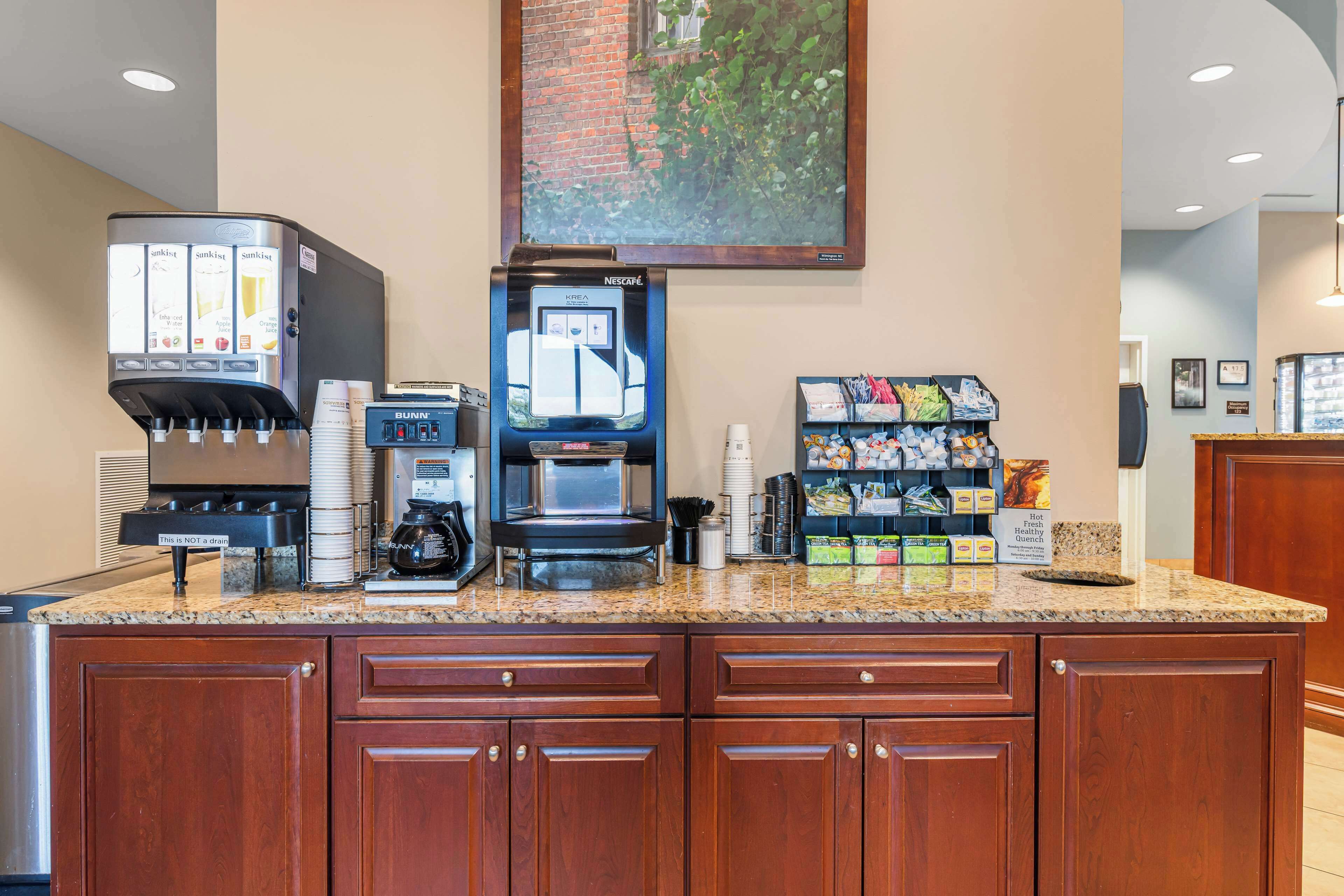 free daily full breakfast