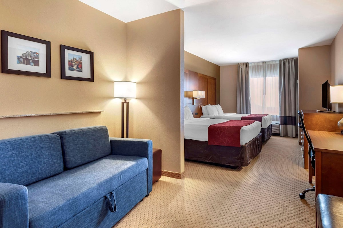 pillow-top beds, desk, iron/ironing board, free cots/infant beds