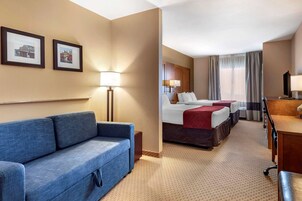 Colchones con pillow-top, escritorio y tabla de planchar con plancha