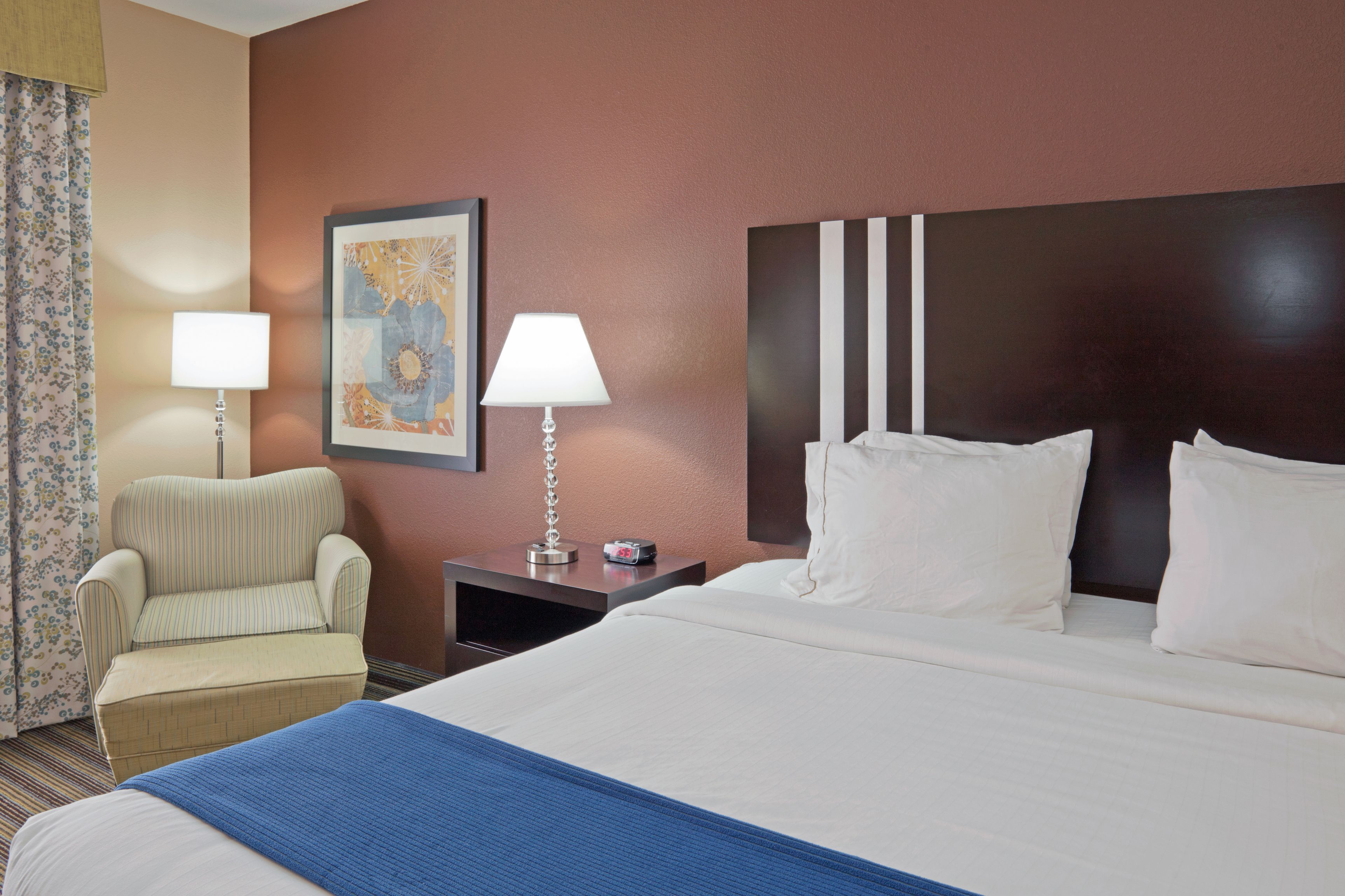 1 bedroom, desk, iron/ironing board, free cots/infant beds