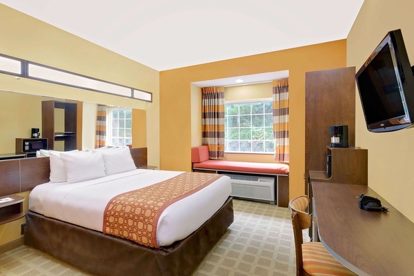 Desk, laptop workspace, rollaway beds, free WiFi