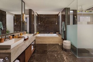 Villa, 3 habitaciones, alberca privada (Umana Ocean Pool Villa) | Regadera en el baño