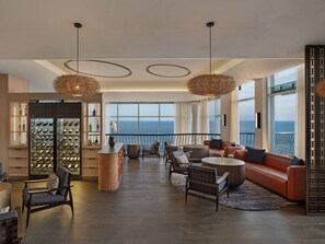 Här finns 3 restauranger som serverar frukost.