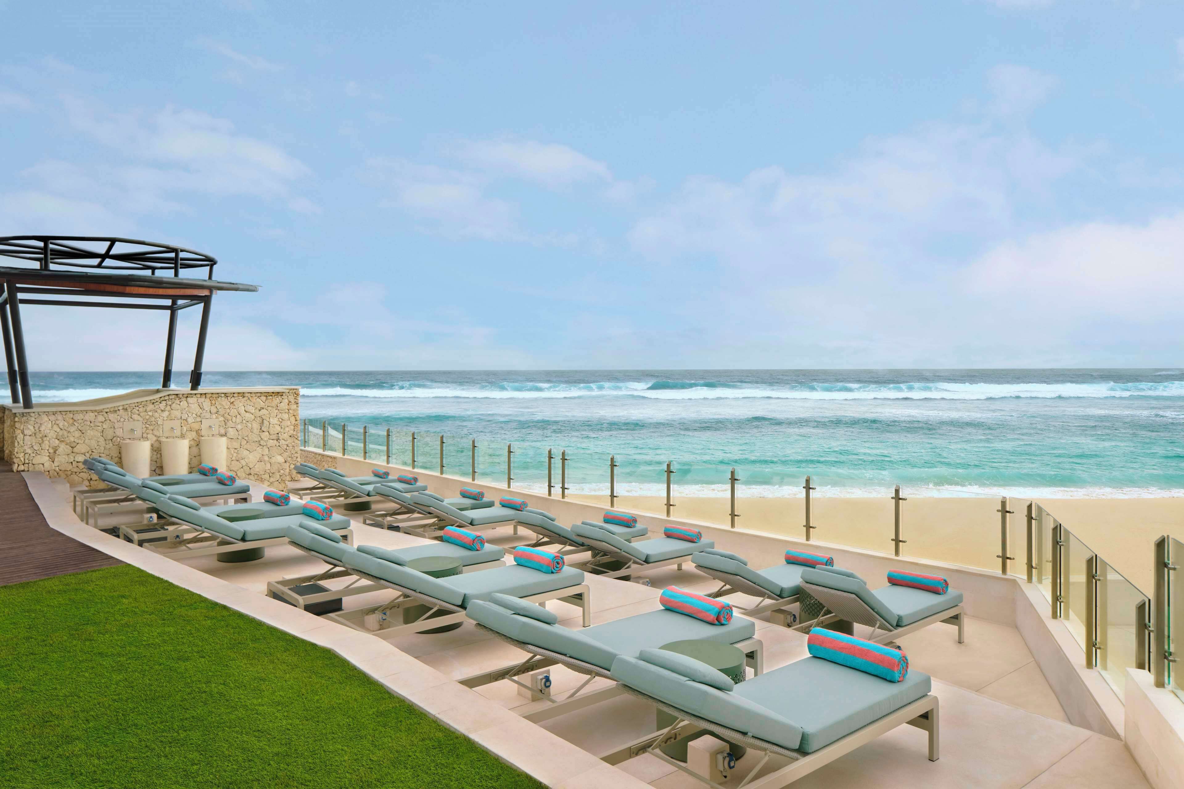 3 restaurants, breakfast, lunch, dinner served; asian cuisine