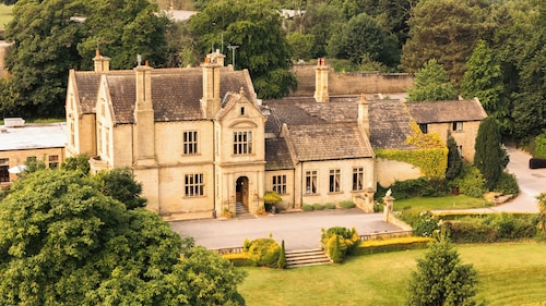 Classic Lodges - Bagden Hall Hotel