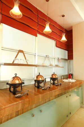 Dining - Regency Hotel Malabar Hill (Mumbai)