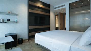 In-room safe, rollaway beds, free WiFi