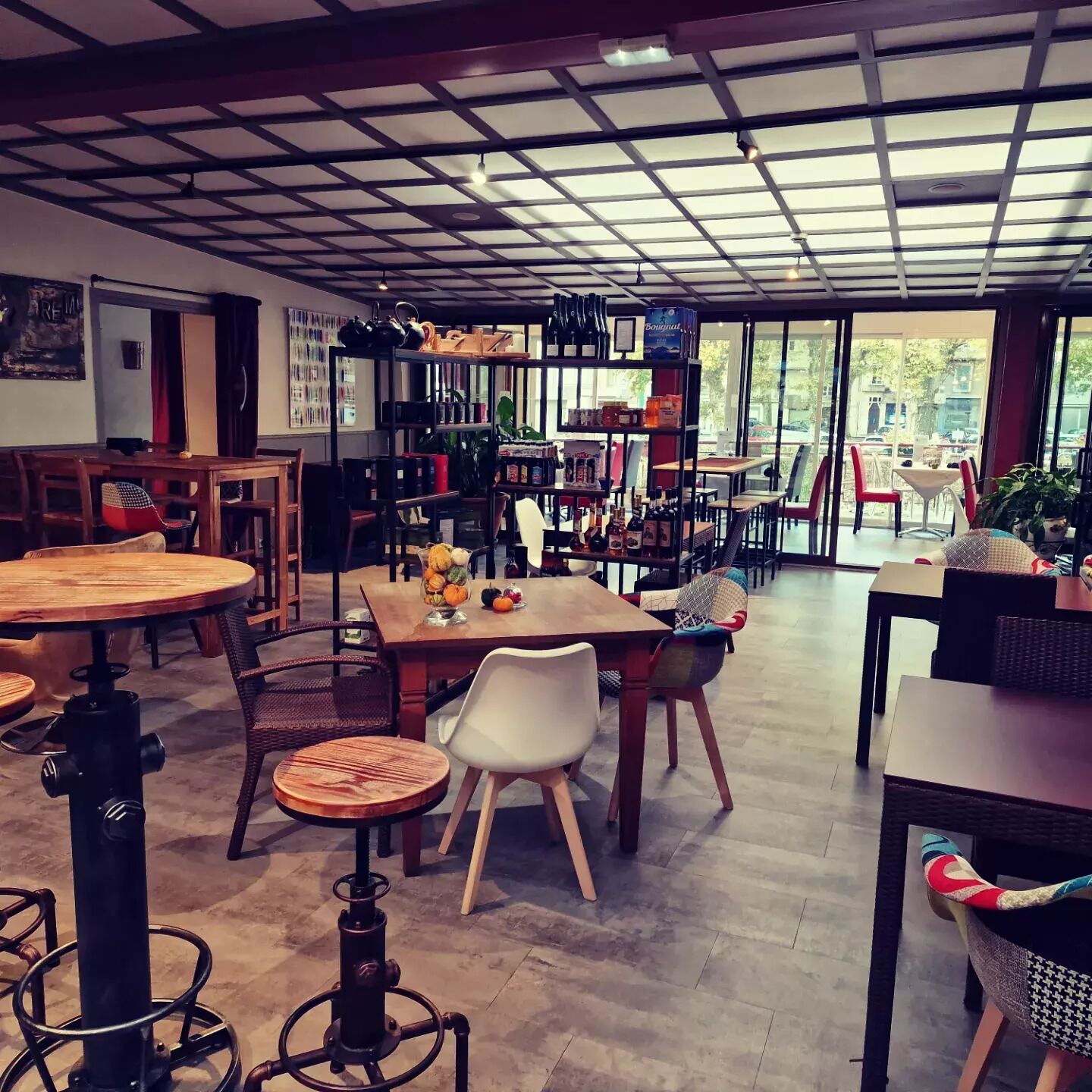 Petit déjeuner buffet (14 EUR par personne)