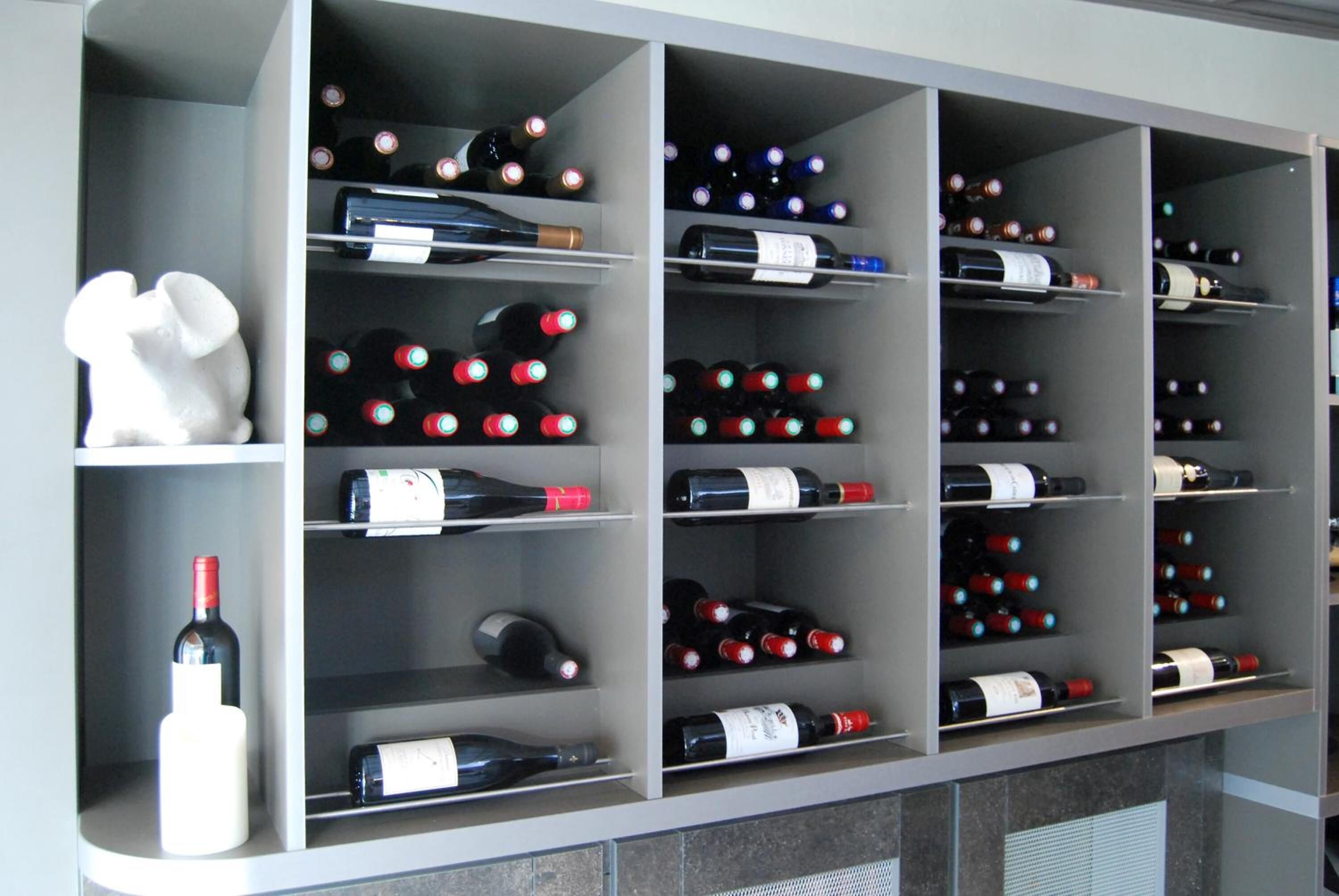 breakfast, lunch, dinner served; regional cuisine