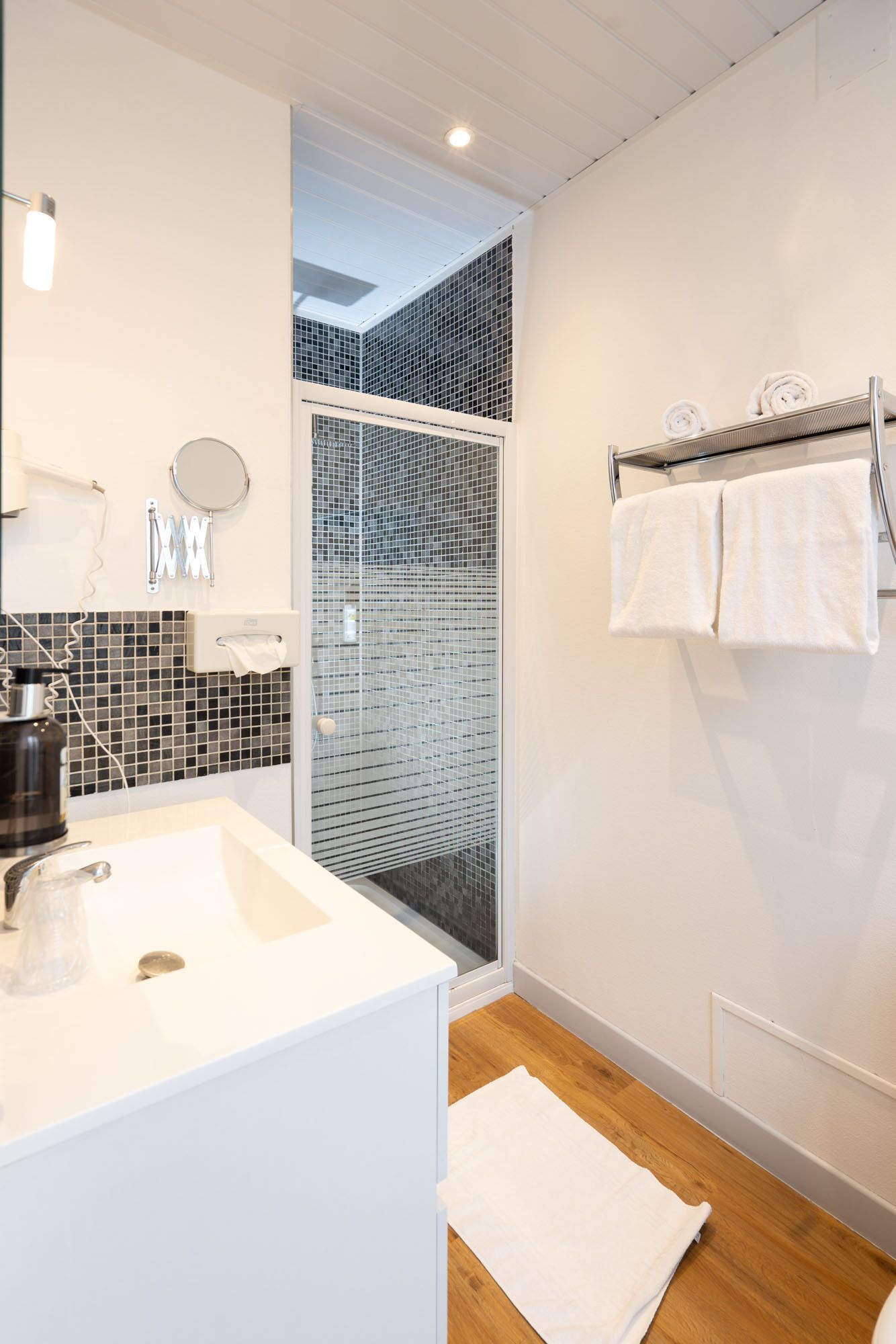 standard double room, 1 double bed, city view | bathroom | hair dryer, towels