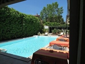Piscine extérieure (ouverte en saison)