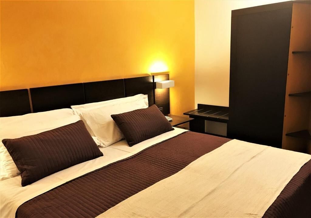 Economy Double Room | In-room safe, desk, soundproofing, free WiFi