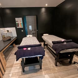Couples treatment room(s), body treatments, body scrubs, facials