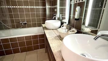 Superior Double Room | Bathroom | Hair dryer