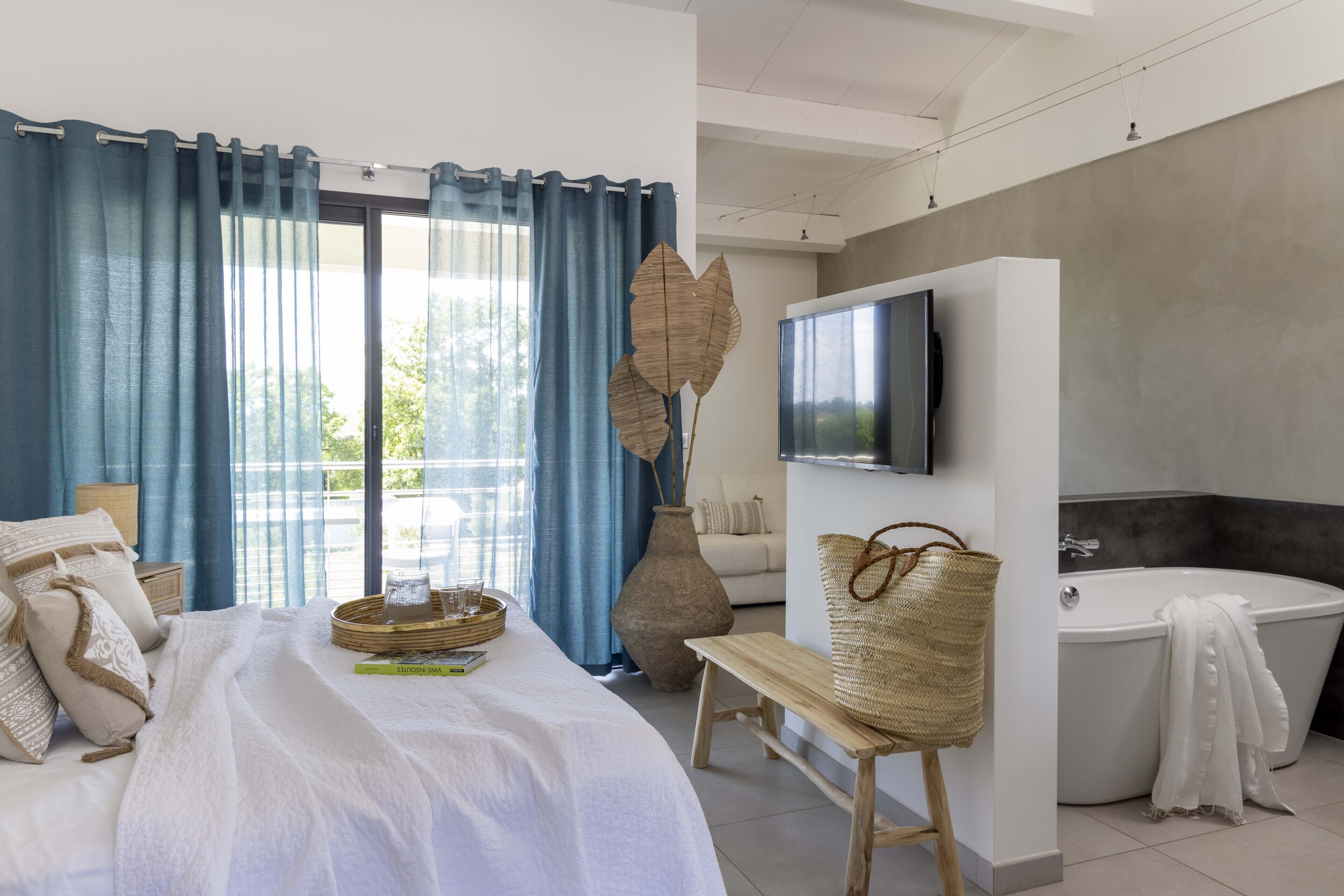 premium double room, terrace | premium bedding, minibar, in-room safe, desk