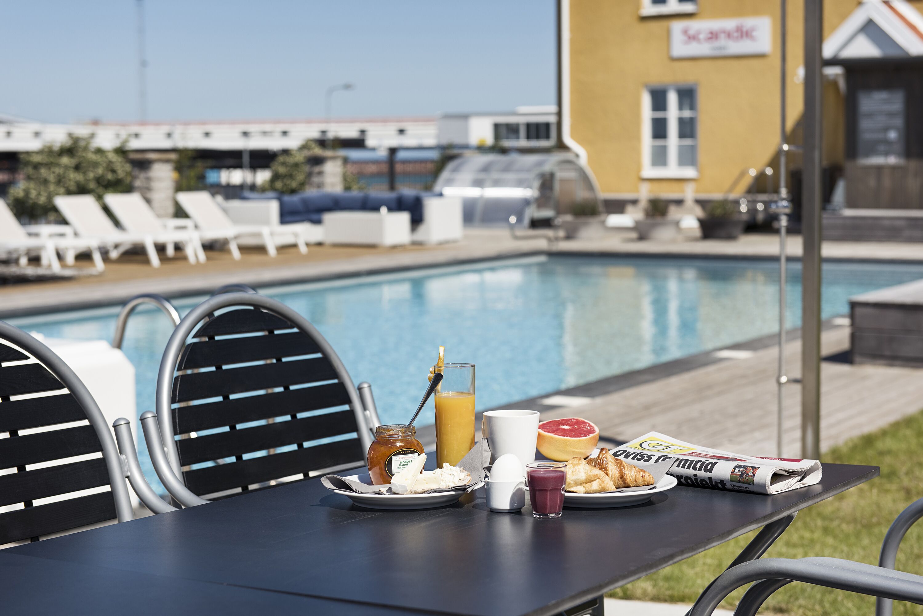 free cooked-to-order breakfast