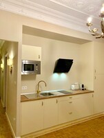 Superior Apartment, 2 Bedrooms, Kitchen, City View | Private kitchen