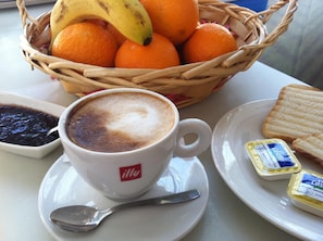 Daily continental breakfast (EUR 8 per person)