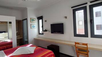 Dubbelrum (2) | SÀngtillbehör av högsta kvalitet och vÀrdeförvaringsskÄp pÄ rummet