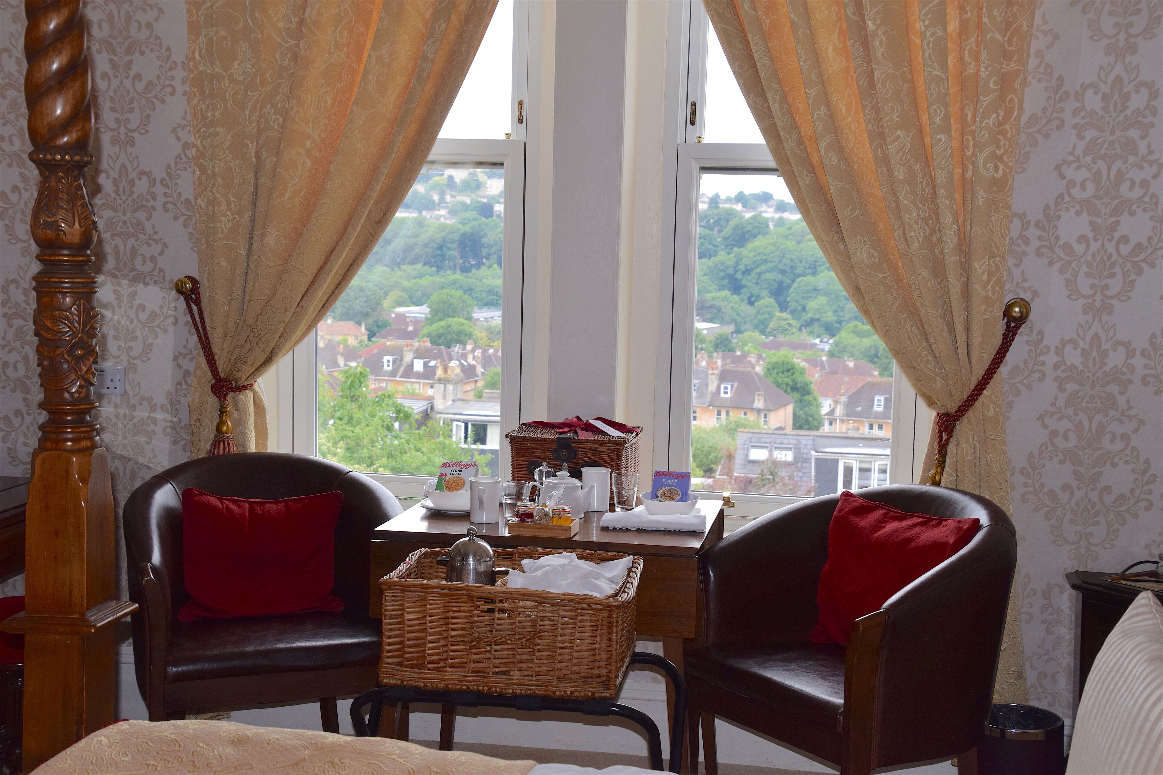 经典客房, 1 张大床 | 客房内用餐