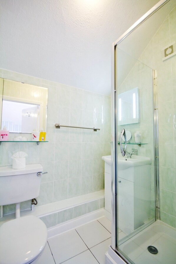 Bathroom - Cranleigh (Bath)