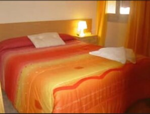 Desk, cribs/infant beds, rollaway beds, free WiFi - Hostal Emilio (Madrid)