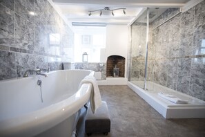 Penthouse (Suite) | Bathroom | Hair dryer, towels - The Pied Bull (Chester)