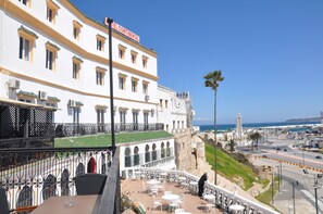 Unclassified image, 5 of 58, button - Continental (Tangier)
