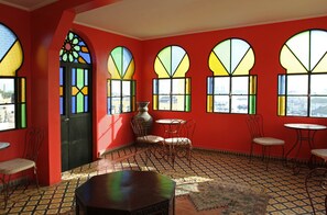 Bar (on property) - Continental (Tangier)