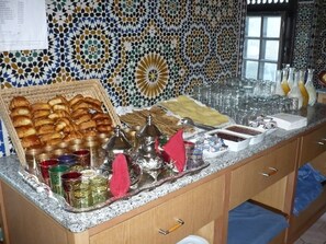Daily buffet breakfast for a fee - Continental (Tangier)