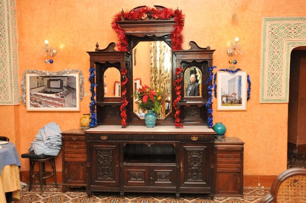 Interior - Continental (Tangier)