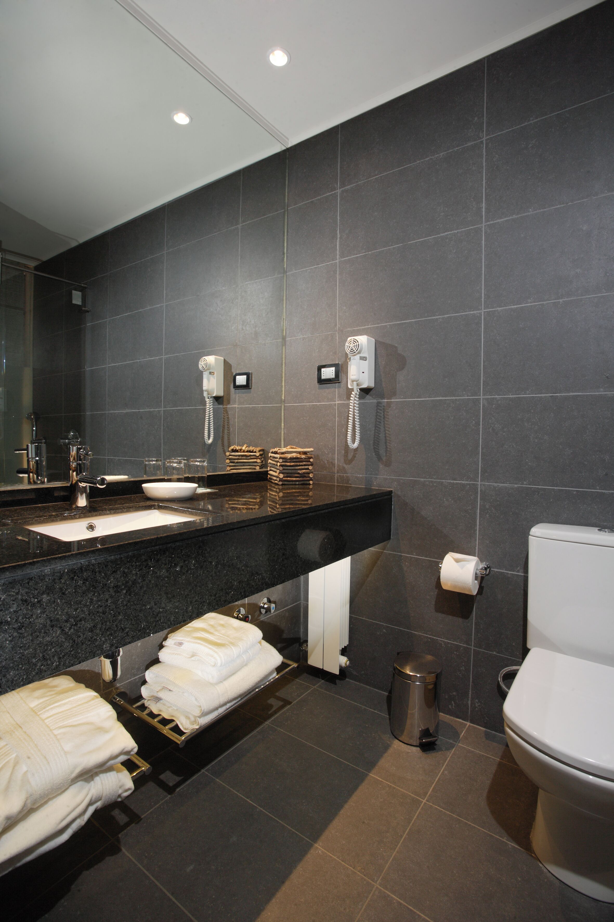 superior double room, multiple beds (twin) | bathroom | combined shower/bathtub, free toiletries, hair dryer, towels