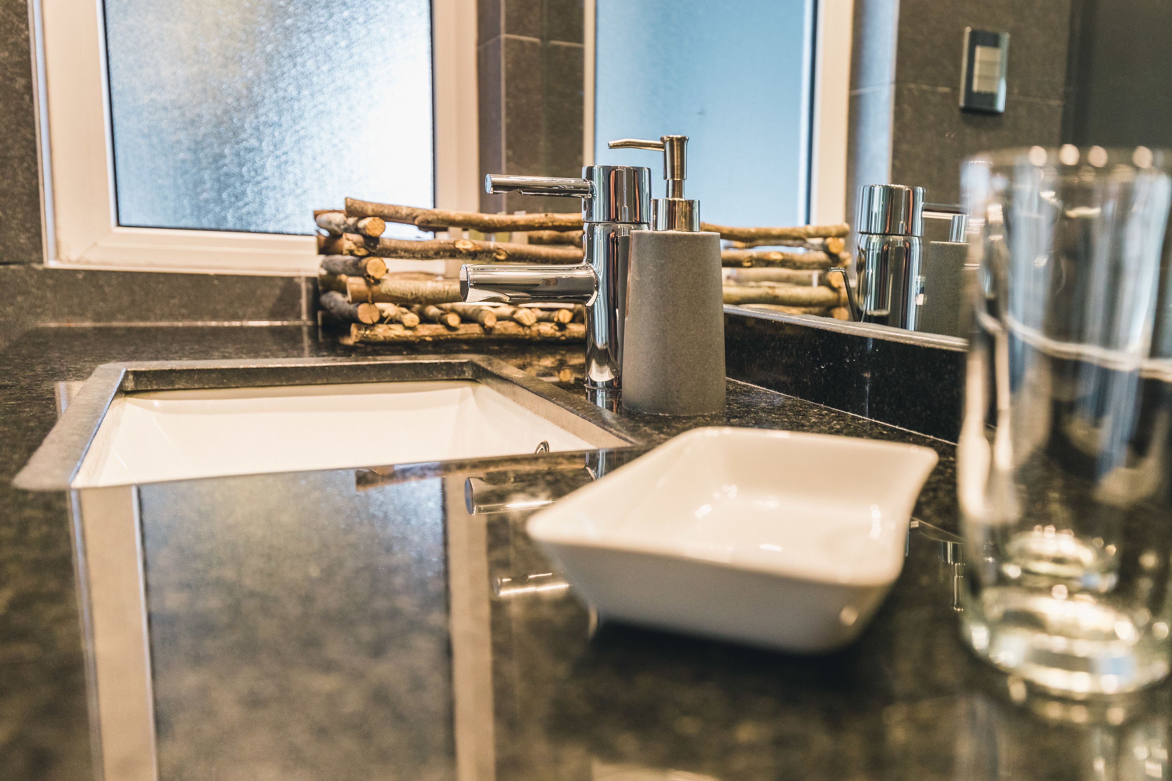 combined shower/bathtub, free toiletries, hair dryer, towels