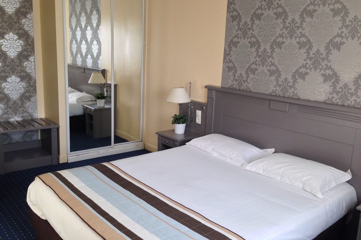 comfort double room (plus) | individually decorated, individually furnished, desk, free wifi