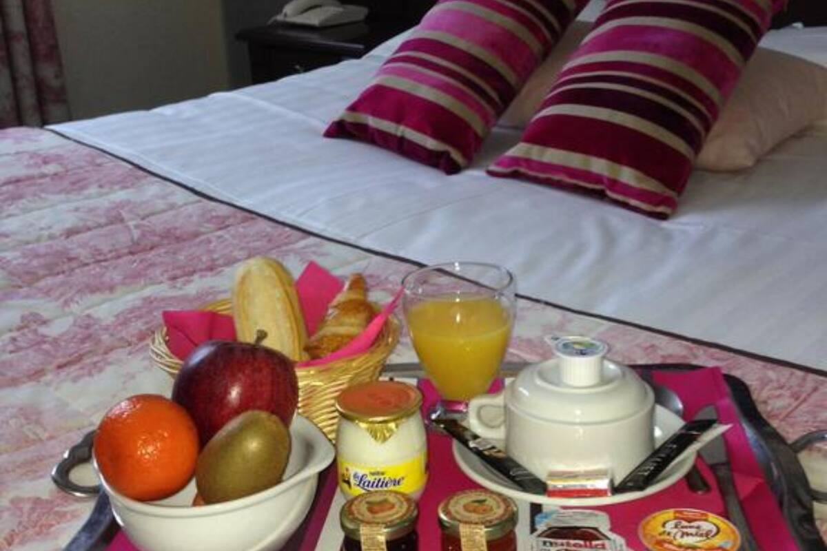 daily buffet breakfast (eur 12 per person)