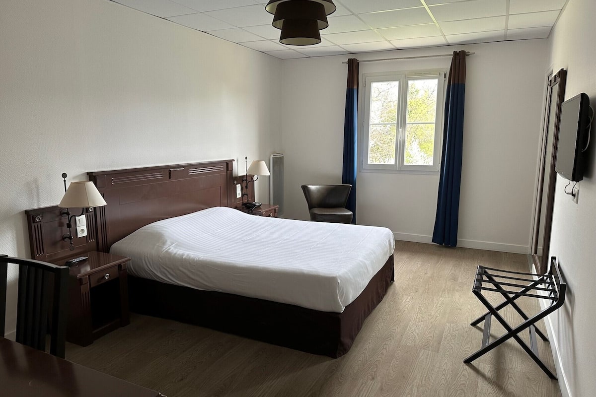 superior double room | bathroom | hair dryer, towels