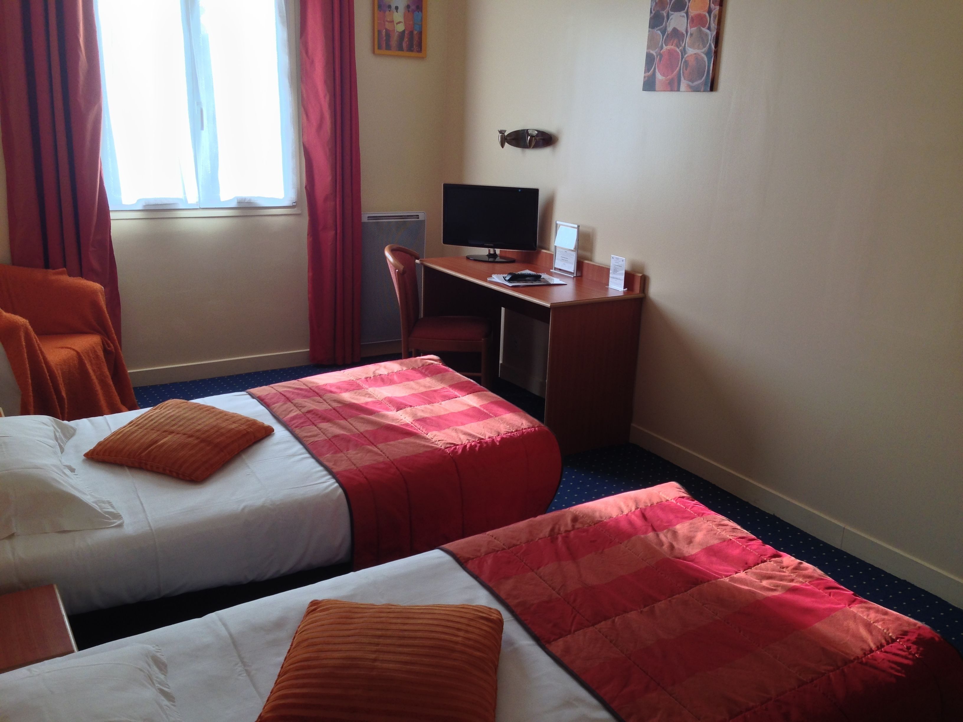 comfort twin room (plus) | individually decorated, individually furnished, desk, free wifi