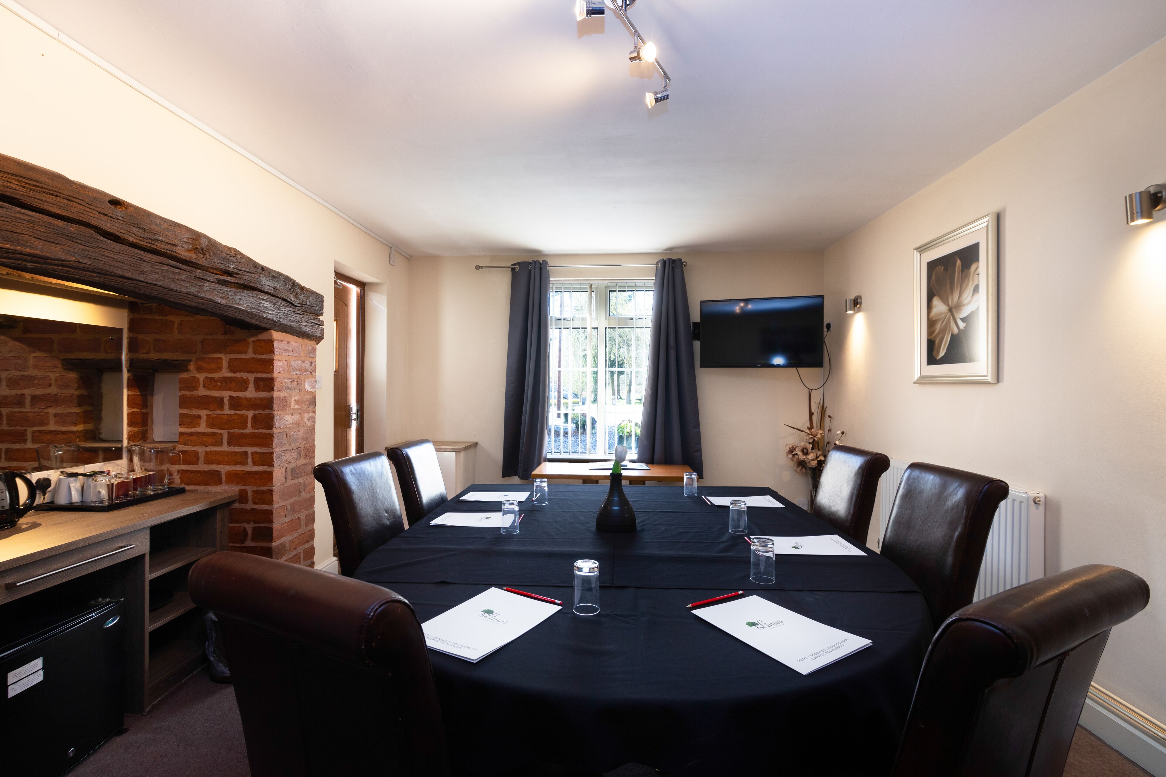 Photo - The Limes Country Lodge Hotel & Admiral Restaurant