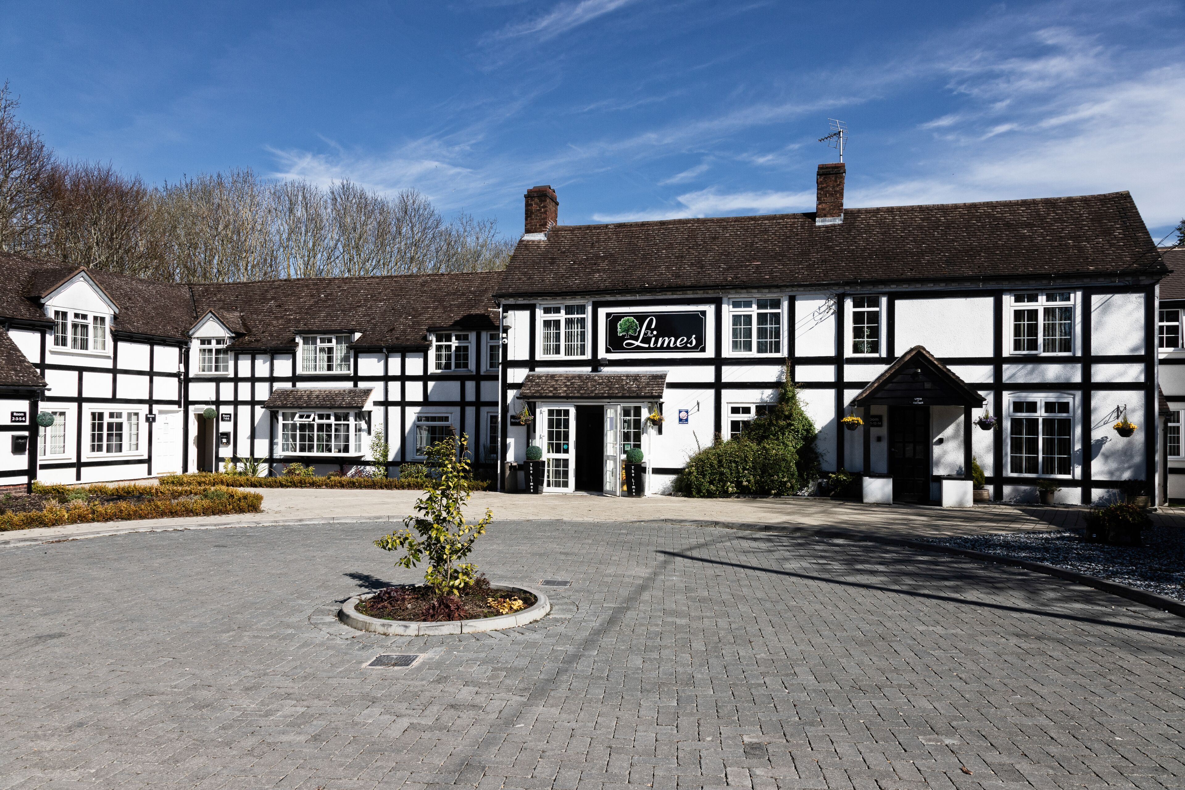 Photo - The Limes Country Lodge Hotel & Admiral Restaurant