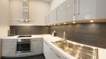 Classic Apartment, 1 Bedroom (for 4 people, Łobzowska Street) | Private kitchen | Full-sized fridge, microwave, stovetop, coffee/tea maker
