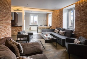 Penthouse, 2 Bedrooms, 2 Bathrooms (for 8 people, Biskupia Street) | Living area