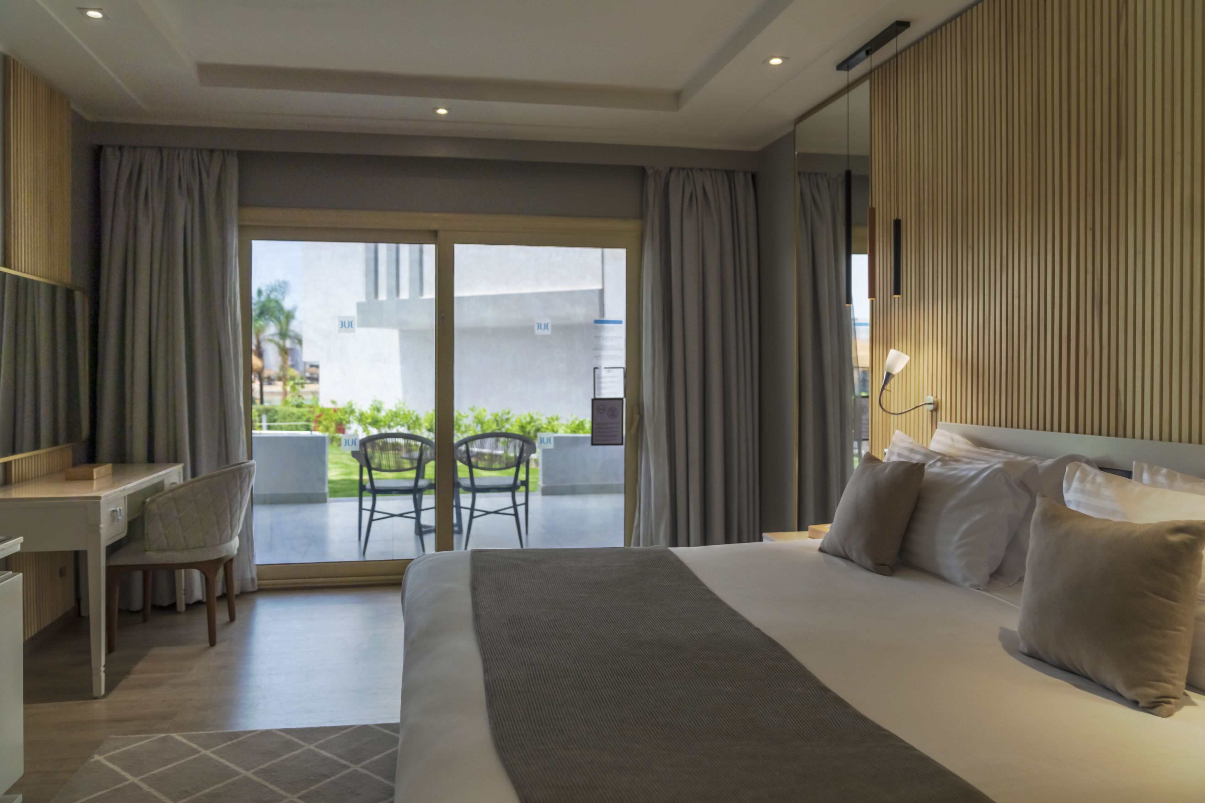 royal suite, sea view (posh club) | 1 bedroom, free minibar, in-room safe, individually decorated