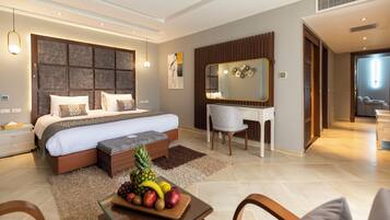 Pool Suite, Sea View (Posh Club) | Free minibar, in-room safe, individually decorated
