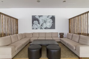 Interior detail - Hotel Caribe Ibiza (Santa Eulalia del Rio)