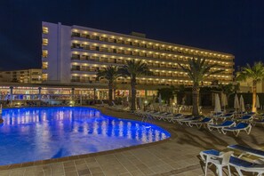 Front of property - evening/night - Hotel Caribe Ibiza (Santa Eulalia del Rio)